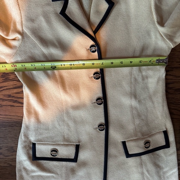 St John Collection Butter Yellow Blazer with Black Trim Sz 2 - Picture 10 of 10
